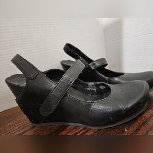 Crown vintage Wedge heels.  (C)